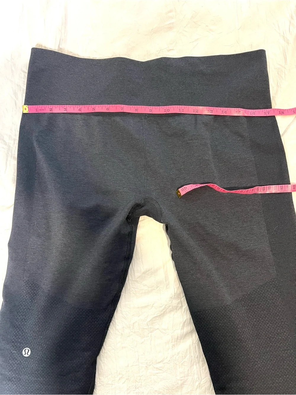 Lululemon Cropped Leggings Black SZ 12 EUC